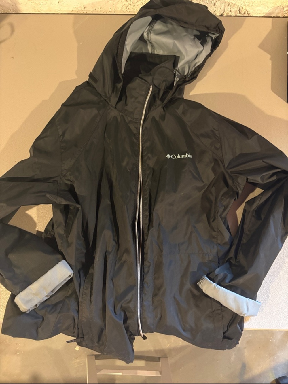 Columbia Black Hooded Windbreaker with Light Gray Accents